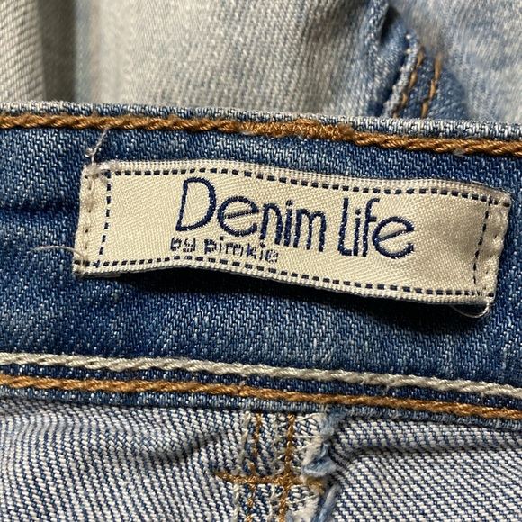 Denim Life Denim Shorts with Embellishment Details - Picture 7 of 7